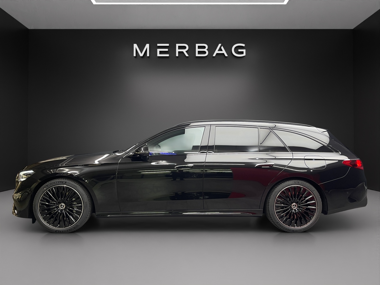 MERCEDES-BENZ E 300 de 4MATIC T-Modell mit EQ Hybrid 9G-Tronic - 2