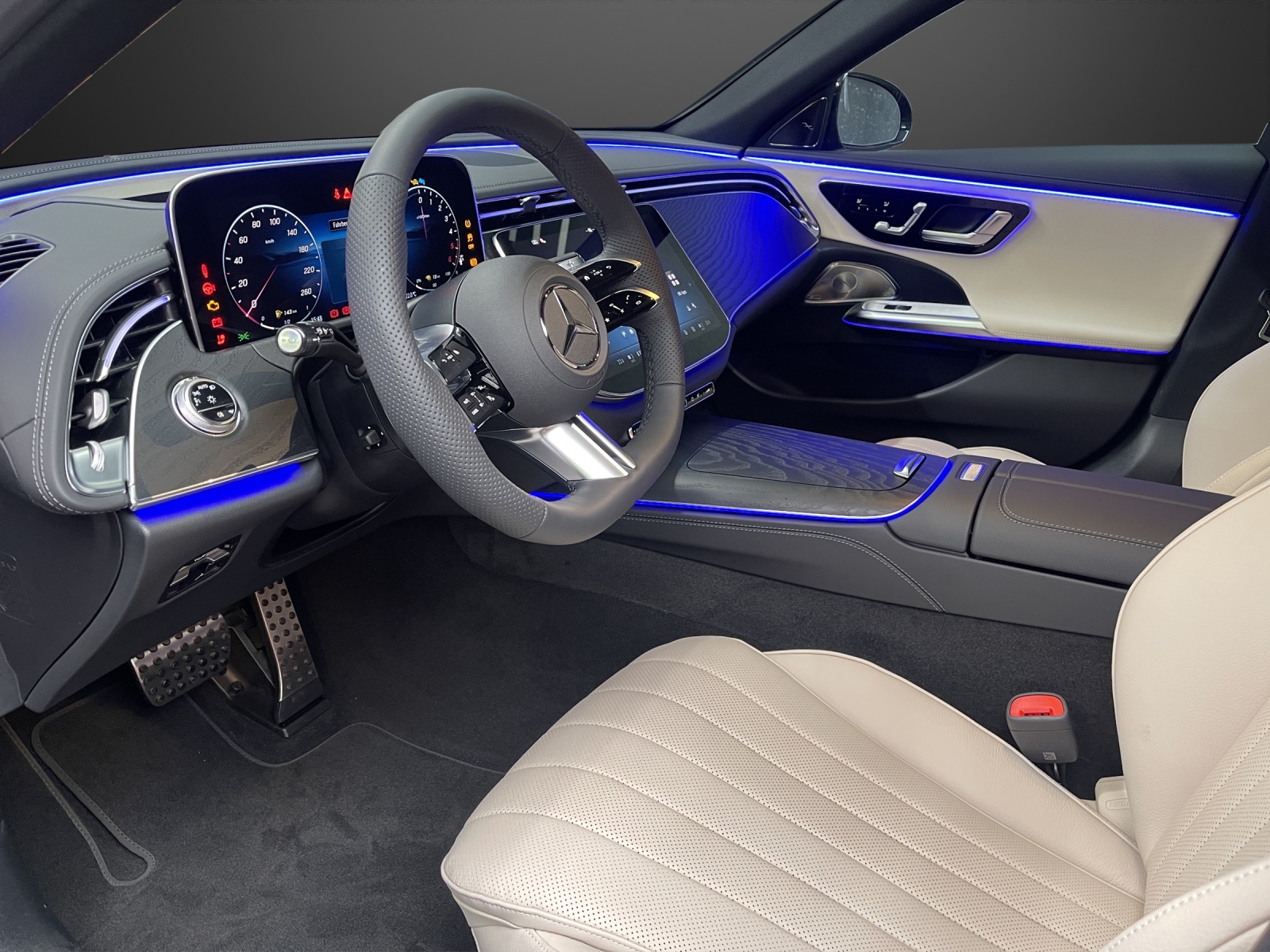 MERCEDES-BENZ E 300 de 4MATIC T-Modell mit EQ Hybrid 9G-Tronic - 6