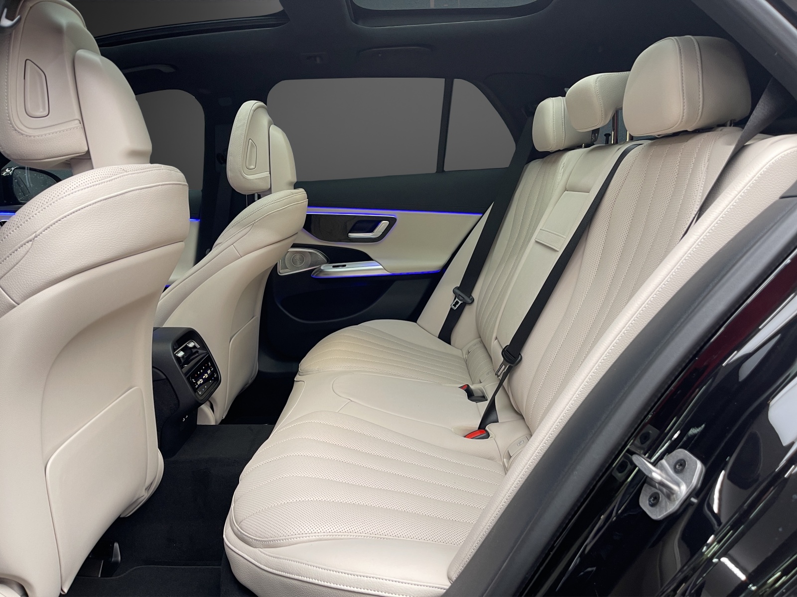 MERCEDES-BENZ E 300 de 4MATIC T-Modell mit EQ Hybrid 9G-Tronic - 9