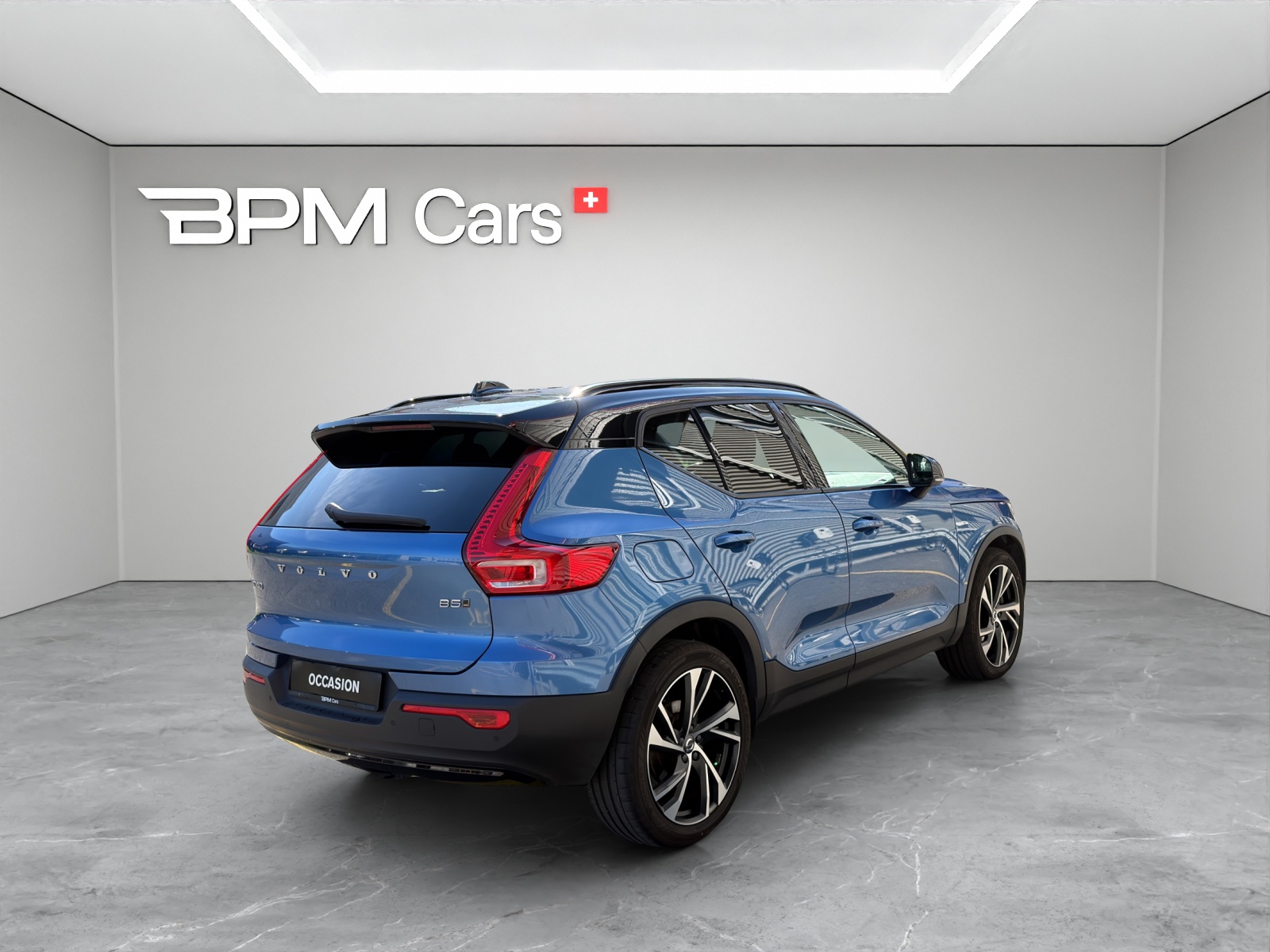 VOLVO XC40 2.0 B5 MH R-Design AWD - 4