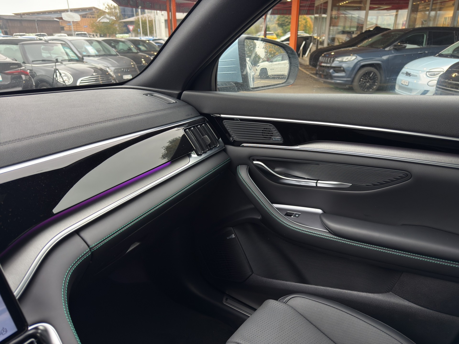 BYD Seal U DM-i Design AWD - 28