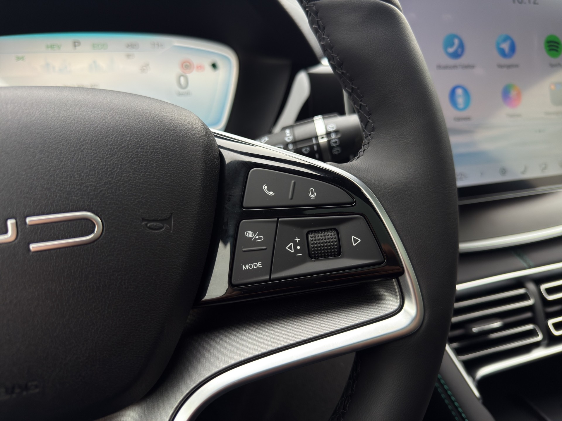 BYD Seal U DM-i Design AWD - 31