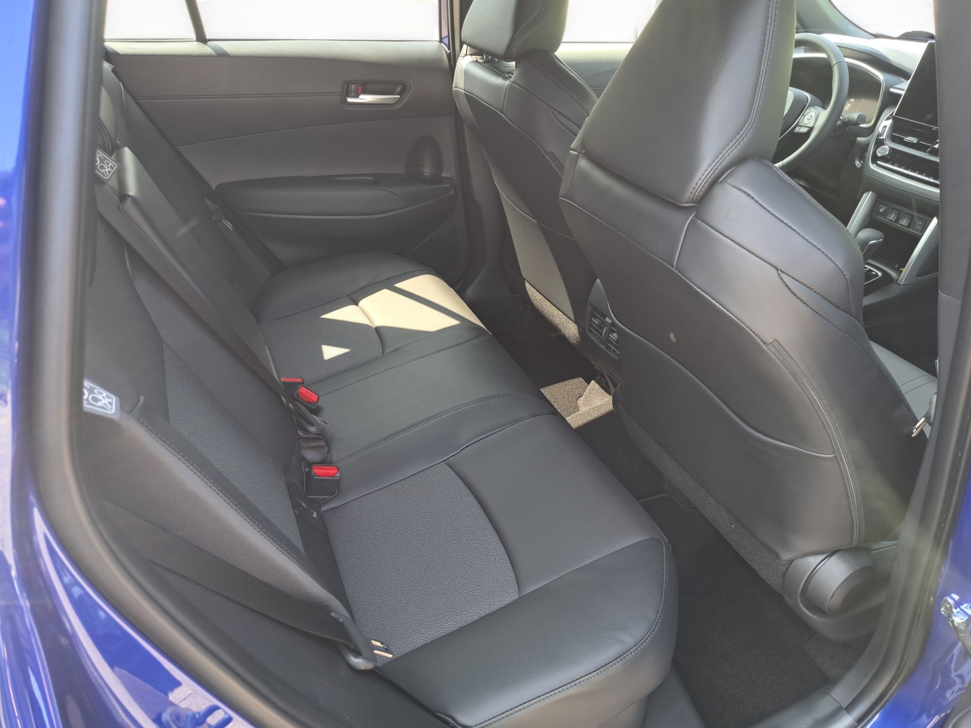 TOYOTA Corolla Cross 2.0 Trend e-CVT - 11