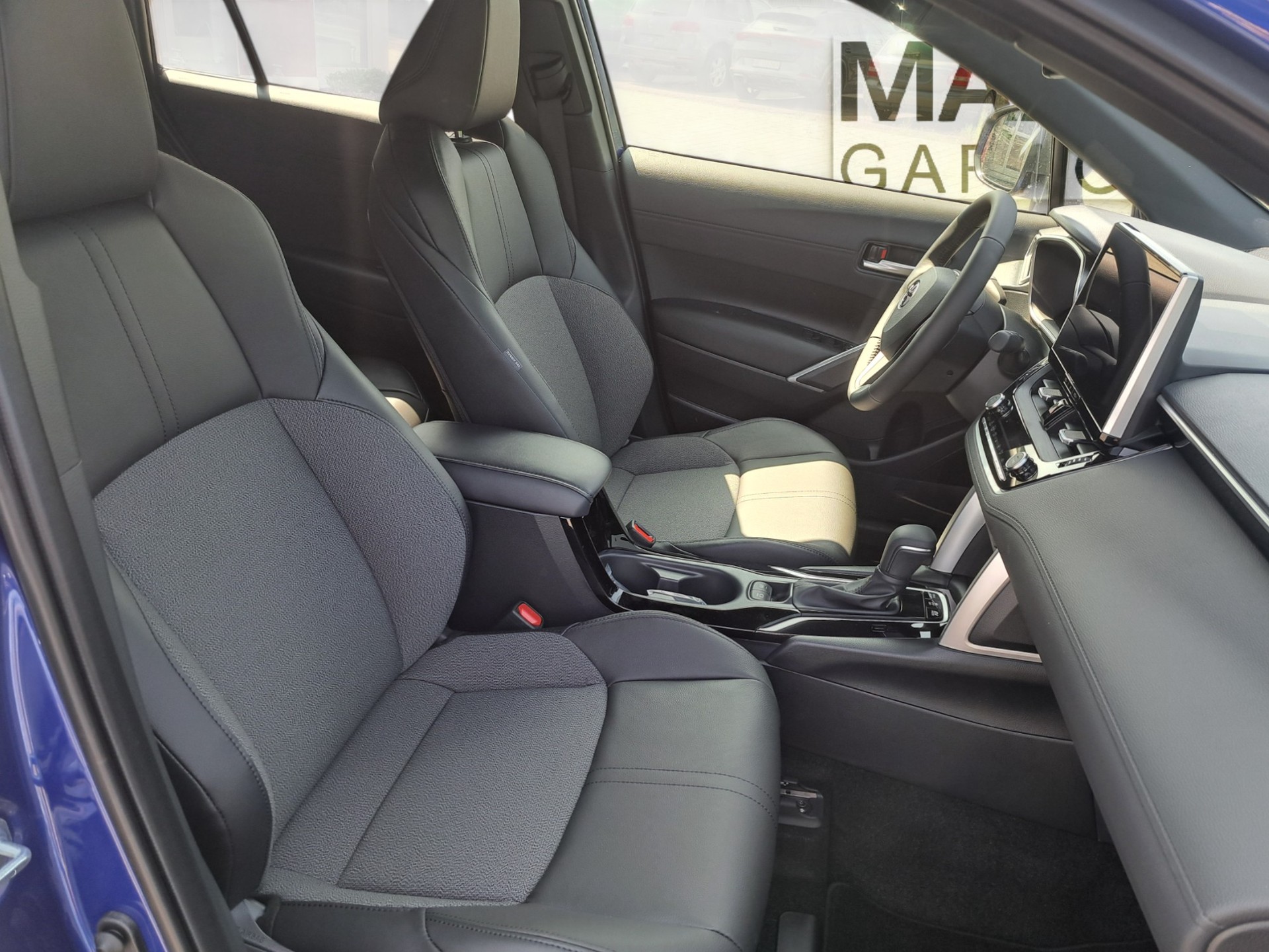 TOYOTA Corolla Cross 2.0 Trend e-CVT - 10