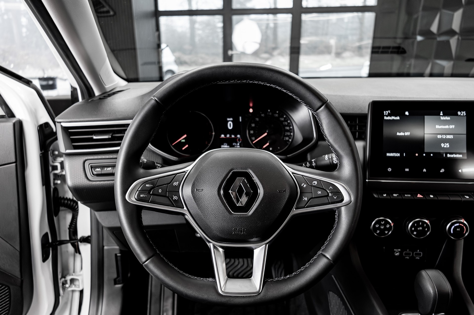 RENAULT Clio 1.0 Intens CVT - 14