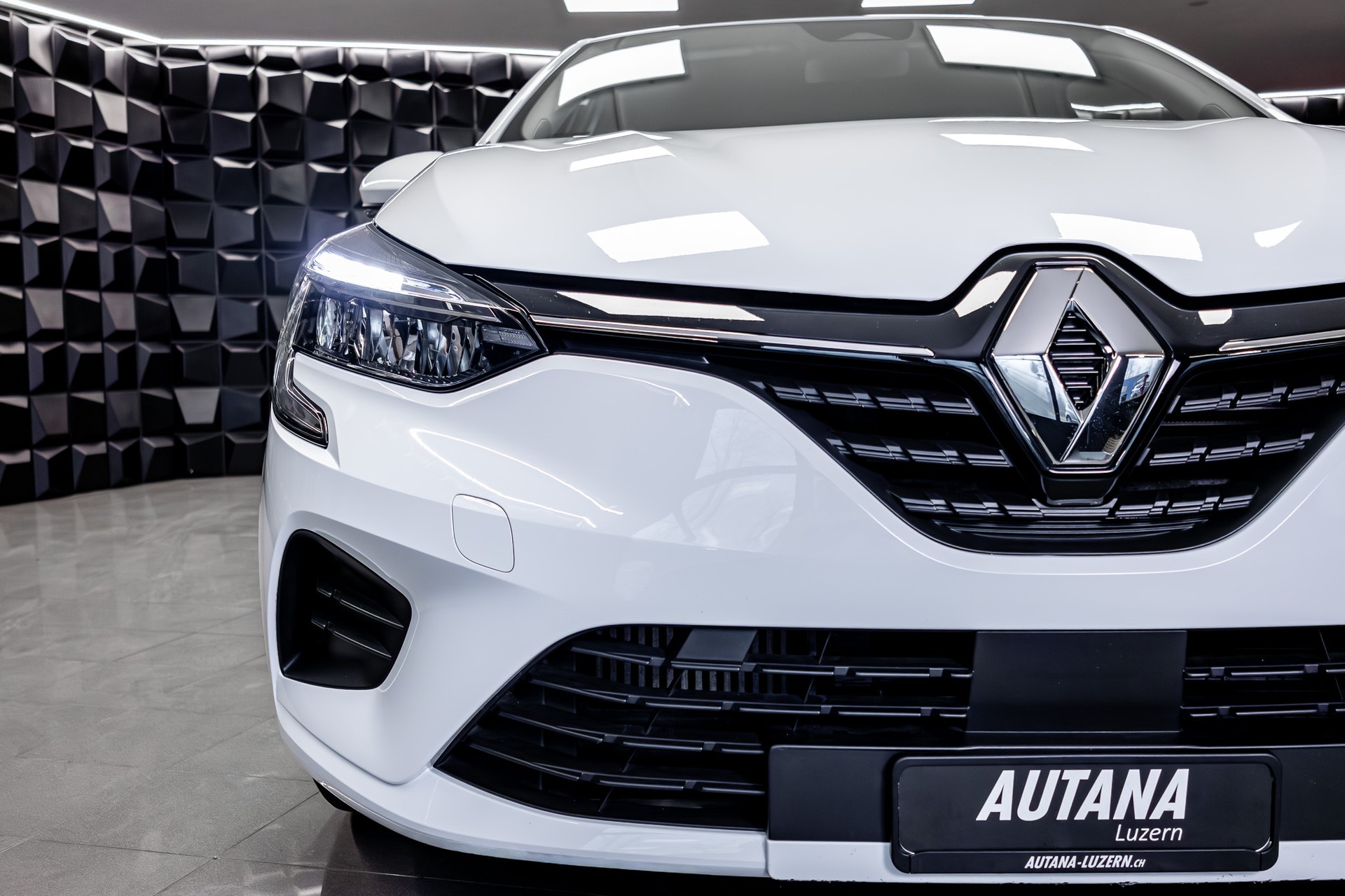 RENAULT Clio 1.0 Intens CVT - 21