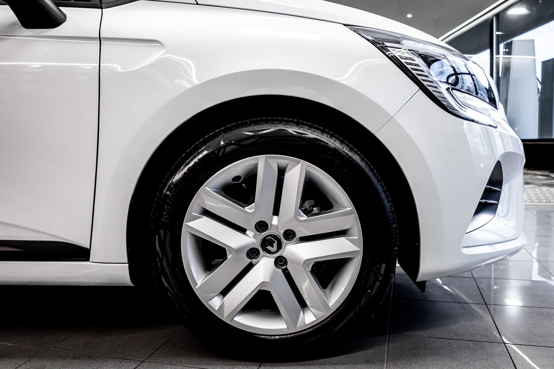 RENAULT Clio 1.0 Intens CVT - 23