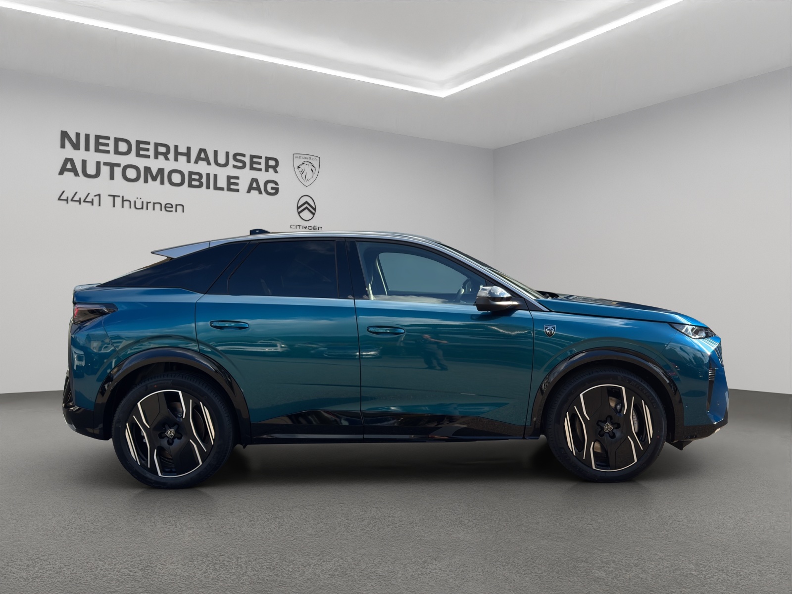 PEUGEOT 3008 e-Launch Edition AWD - 2