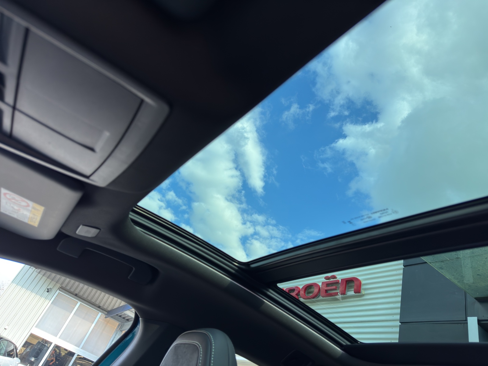 PEUGEOT 3008 e-Launch Edition AWD - 11