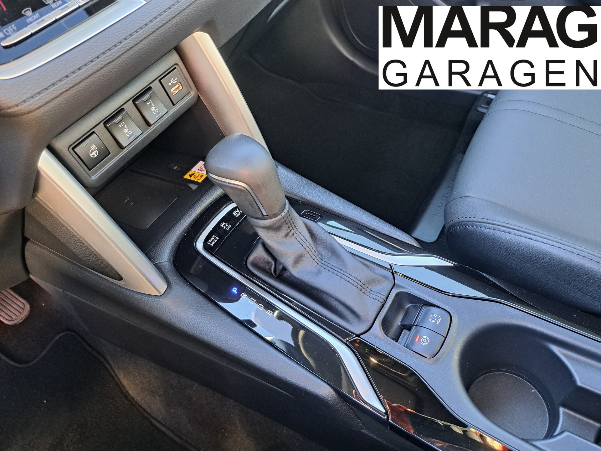 TOYOTA Corolla Cross 2.0 4WD Premium e-CVT - 15