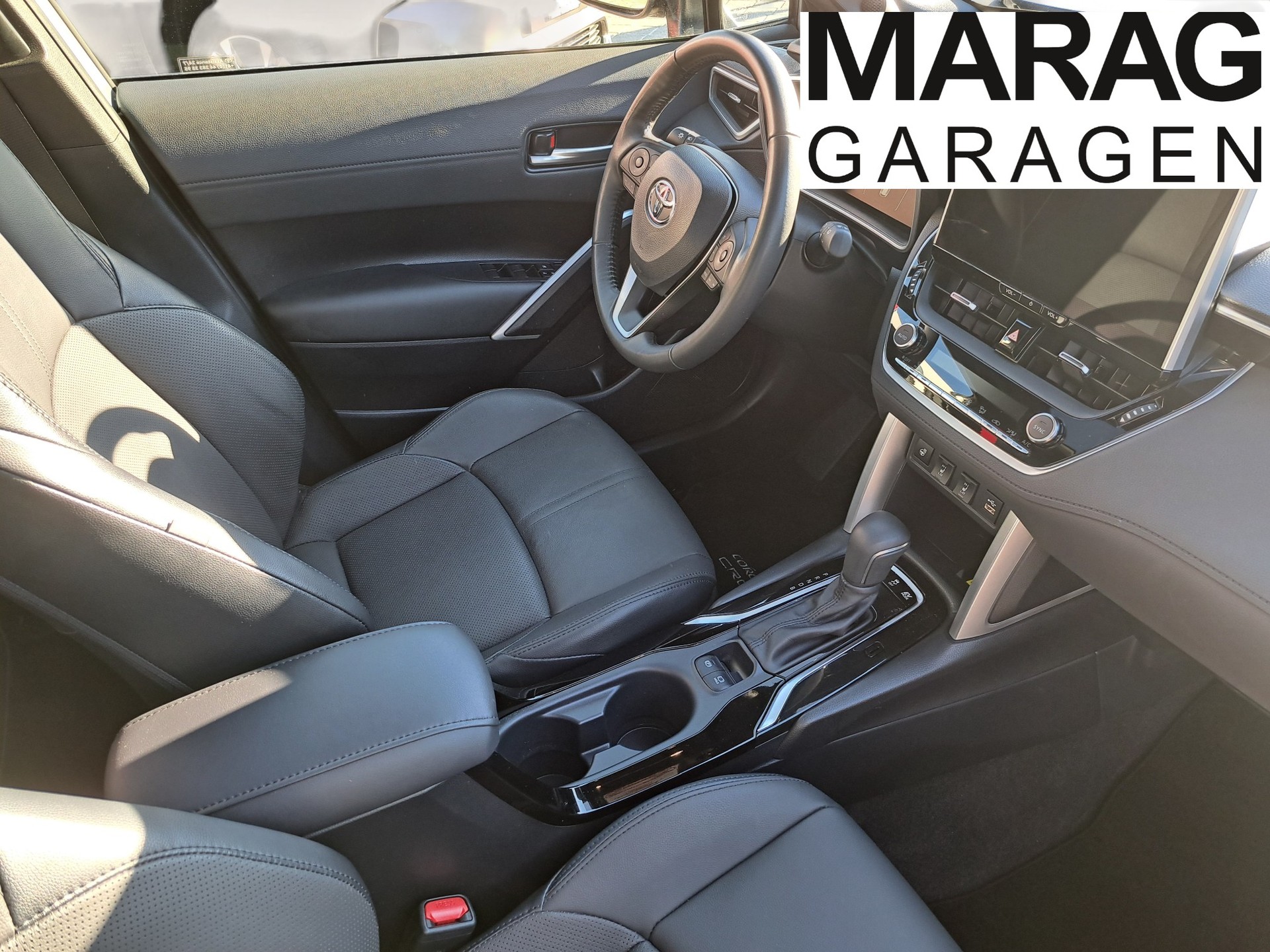 TOYOTA Corolla Cross 2.0 4WD Premium e-CVT - 5