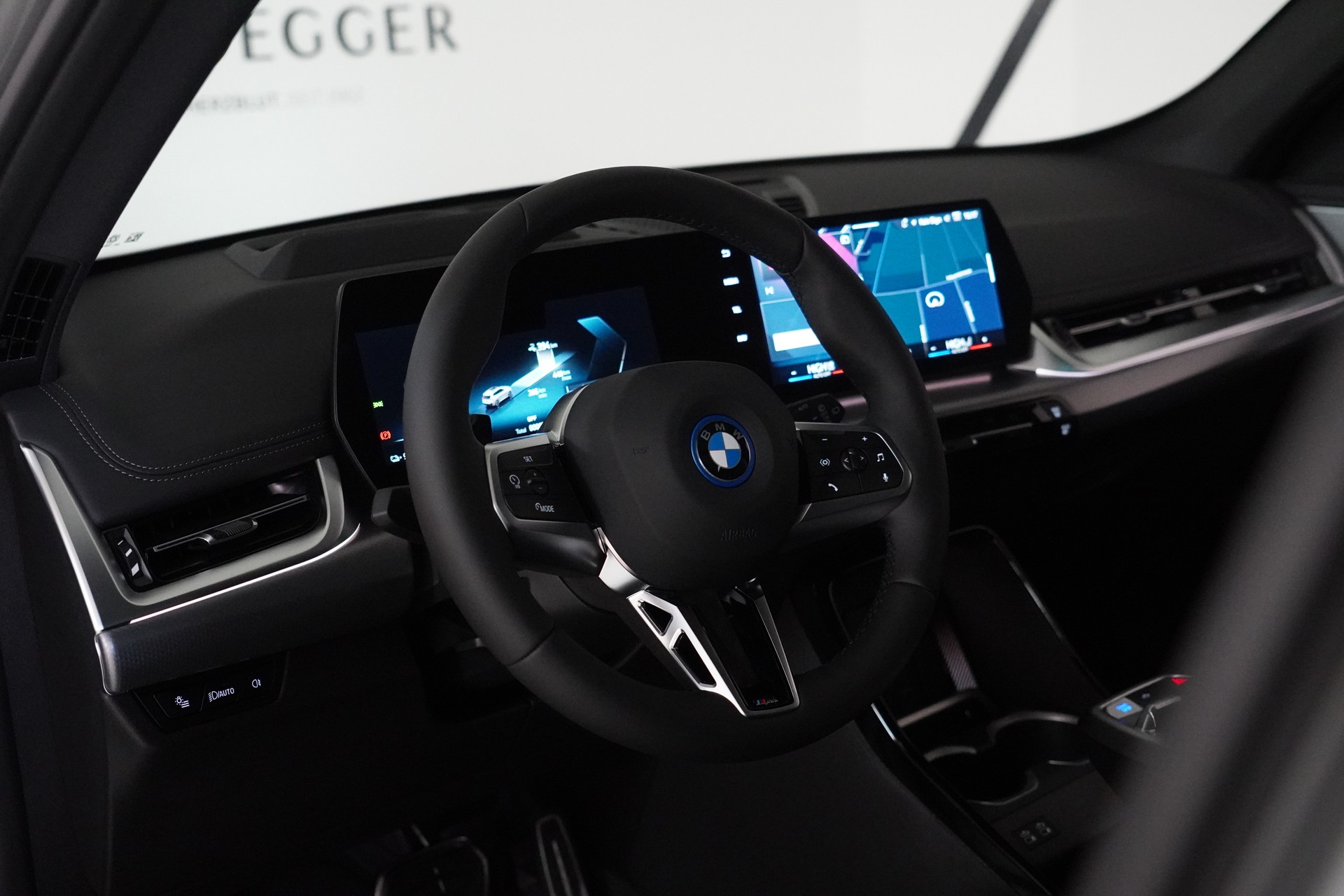 BMW iX1 xDrive 30 M Sport Pro - 24