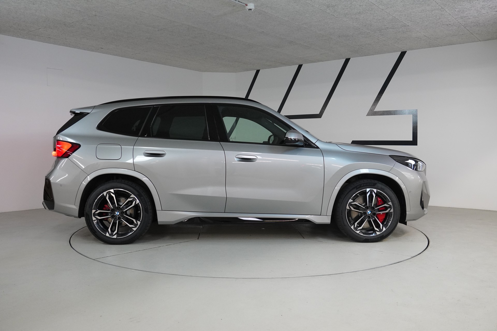 BMW iX1 xDrive 30 M Sport Pro - 8