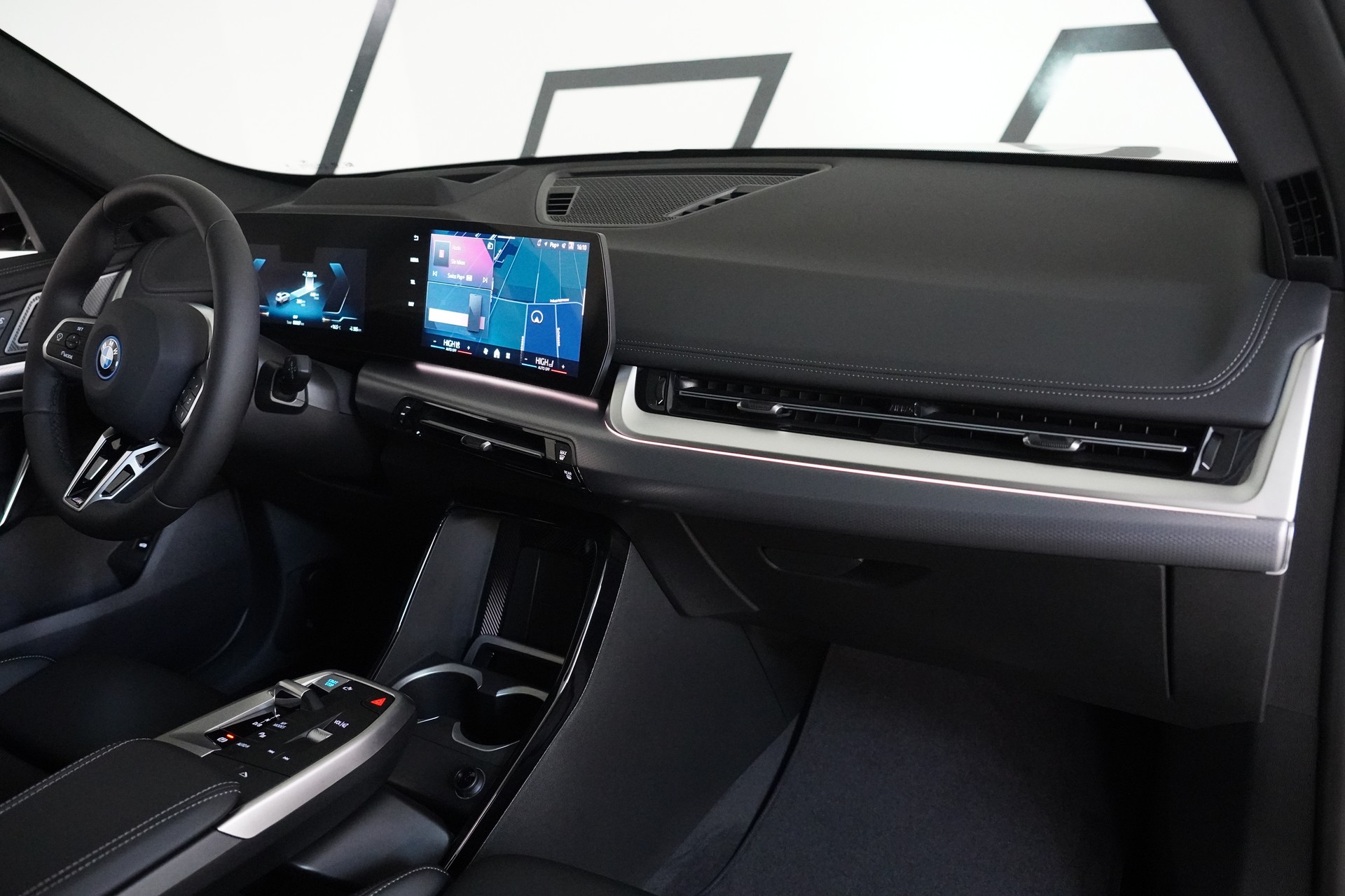 BMW iX1 xDrive 30 M Sport Pro - 17