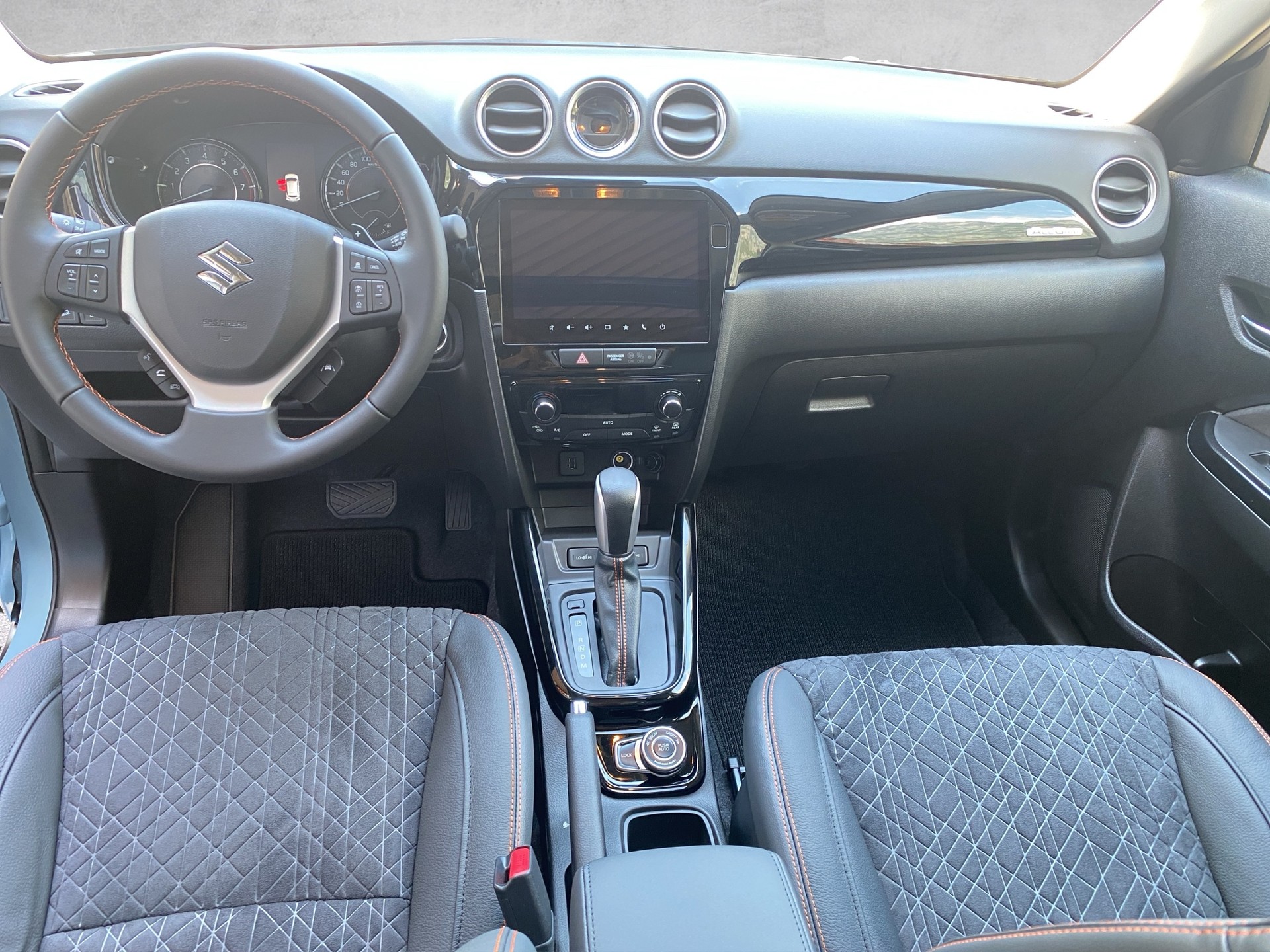 SUZUKI Vitara 1.4 Boosterjet Black Edition Top 4x4 Hybrid Automatic - 9