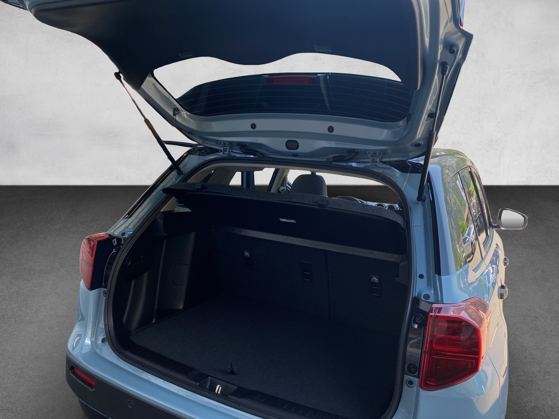 SUZUKI Vitara 1.4 Boosterjet Black Edition Top 4x4 Hybrid Automatic - 12