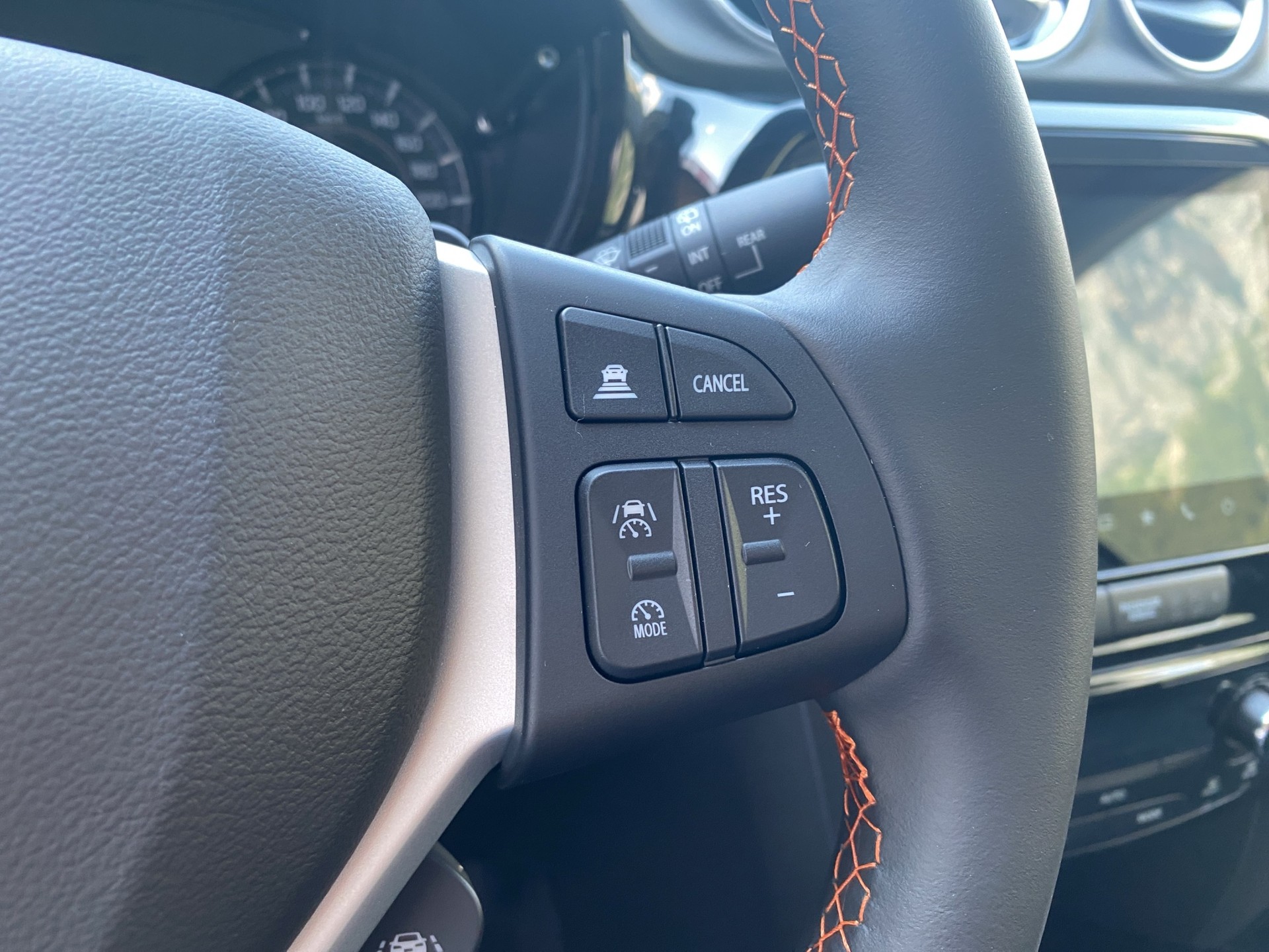 SUZUKI Vitara 1.4 Boosterjet Black Edition Top 4x4 Hybrid Automatic - 15
