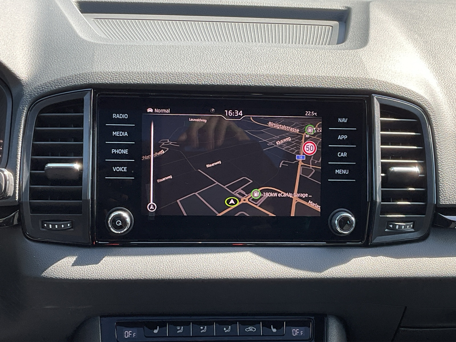 SKODA Karoq 2.0 TSI SportLine 4x4 DSG - 9