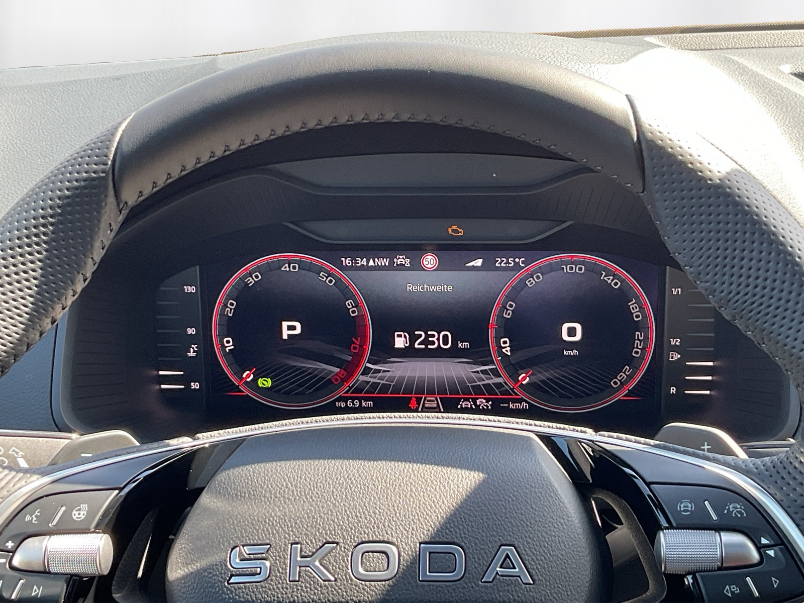 SKODA Karoq 2.0 TSI SportLine 4x4 DSG - 8