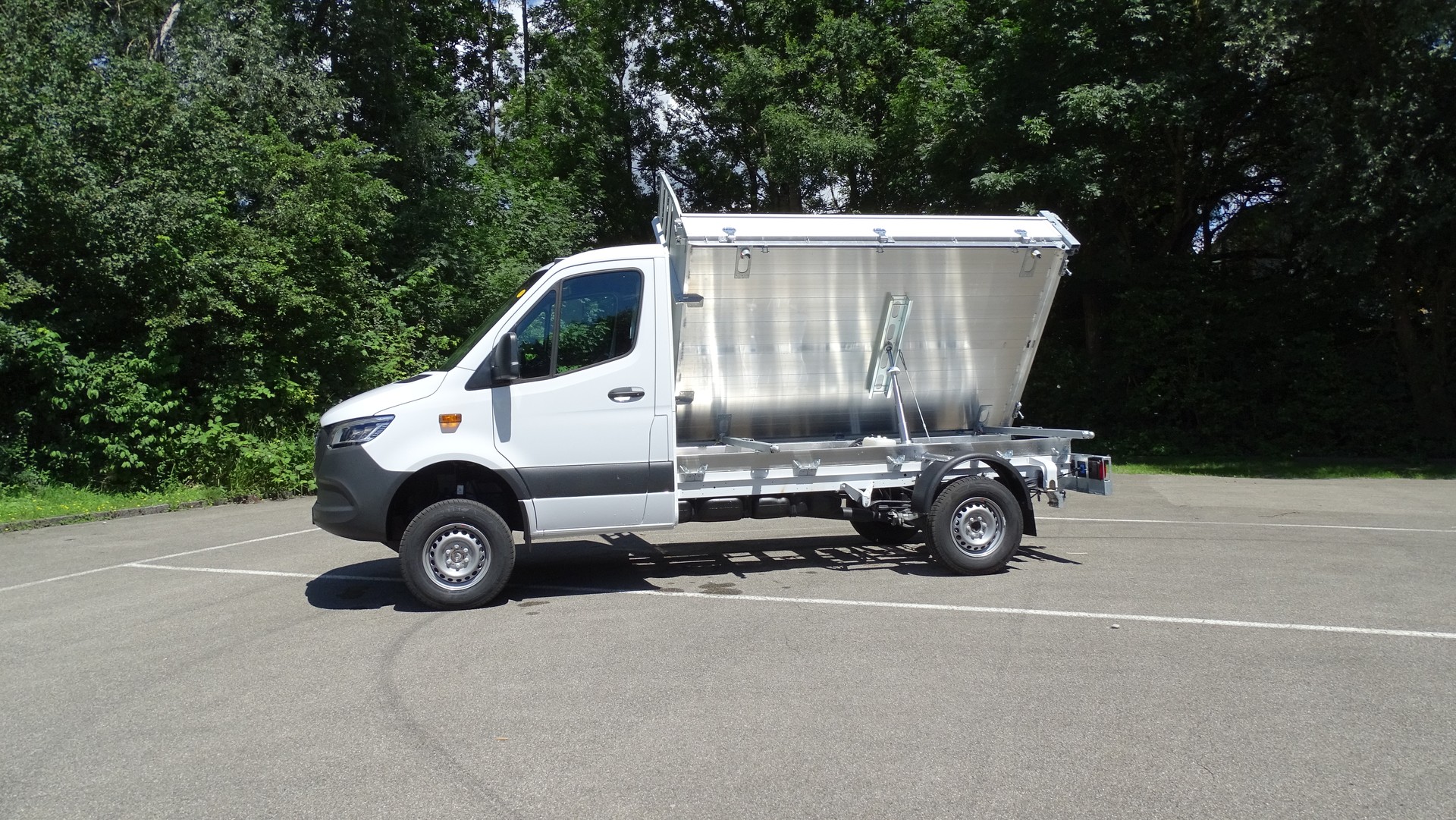 MERCEDES-BENZ Sprinter 319 CDI Standard 9G-TRONIC 4x4 - 5