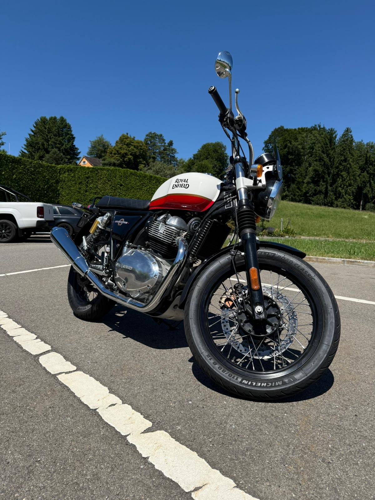 ROYAL ENFIELD INTERCEPTOR 650