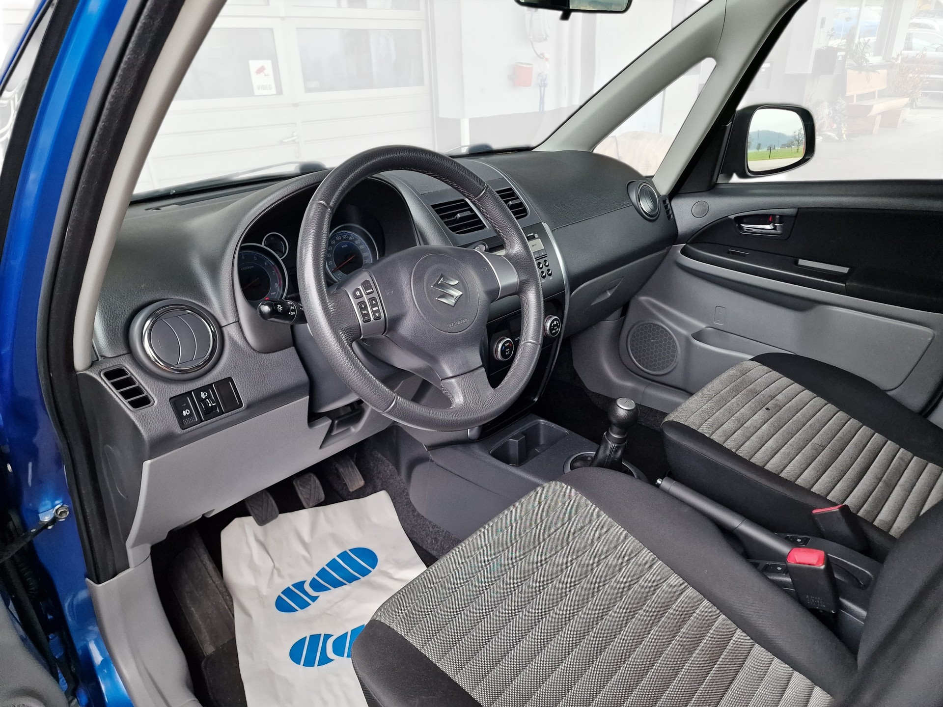 SUZUKI SX4 1.6 16V GL Top 4WD MFK Neu 12Mt Gara - 9