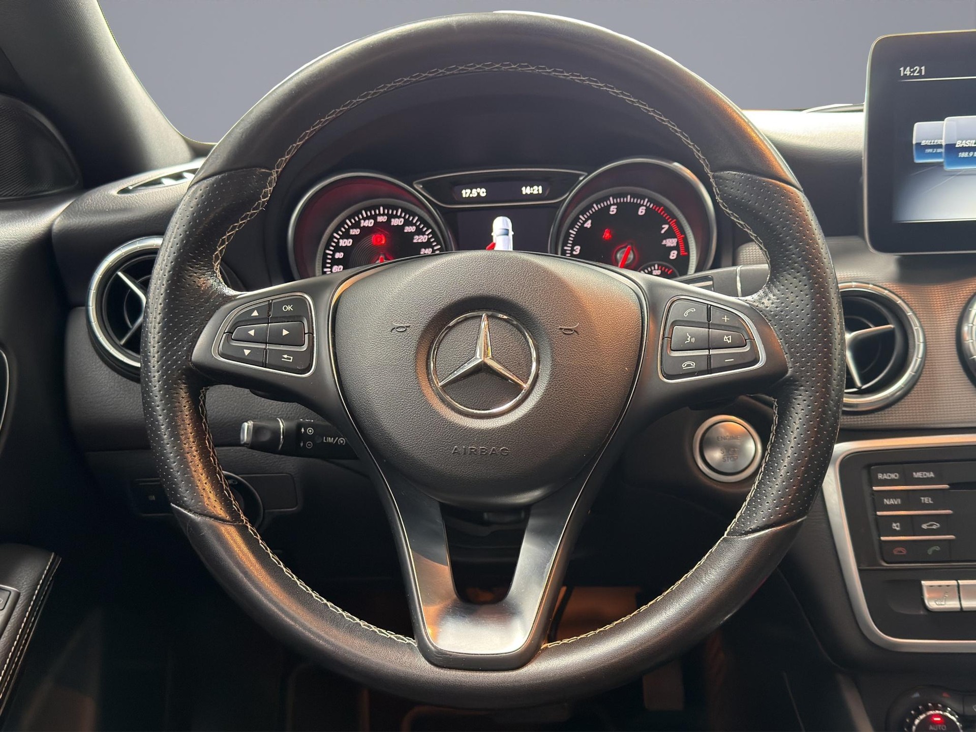 MERCEDES-BENZ CLA 220 Urban 4m Shooting Brake - 11