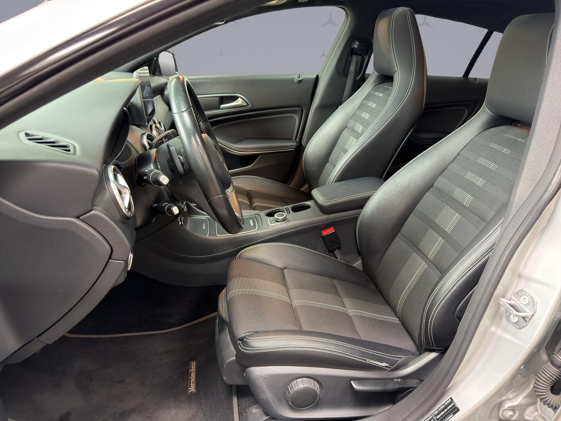 MERCEDES-BENZ CLA 220 Urban 4m Shooting Brake - 9