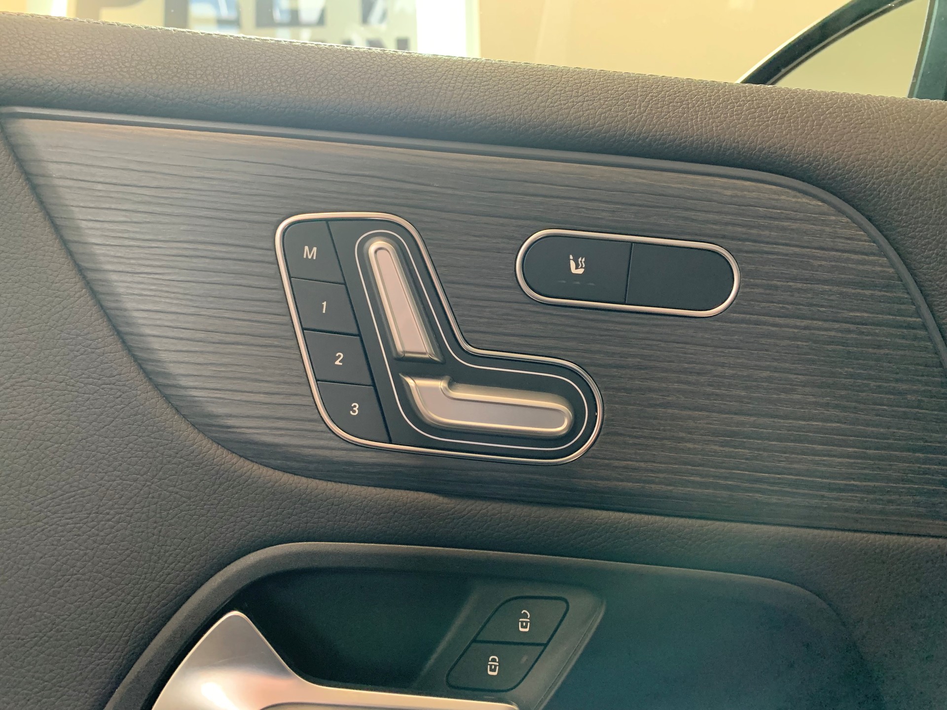 MERCEDES-BENZ GLA 250 4Matic 8G-DCT - 11