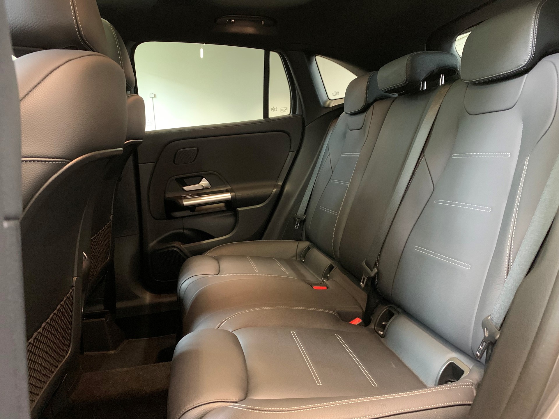 MERCEDES-BENZ GLA 250 4Matic 8G-DCT - 10