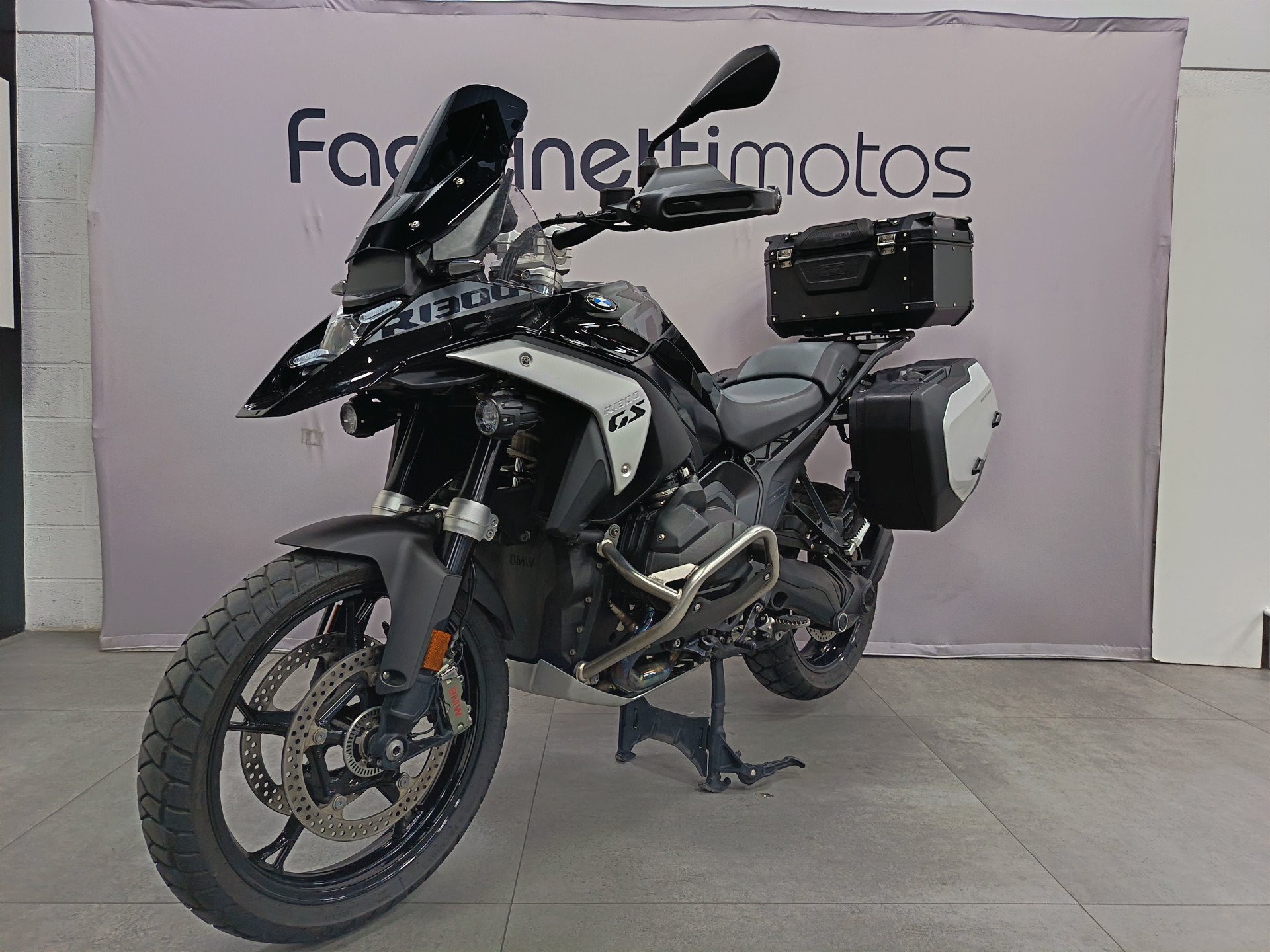 BMW R 1300 GS Triple Black - 3