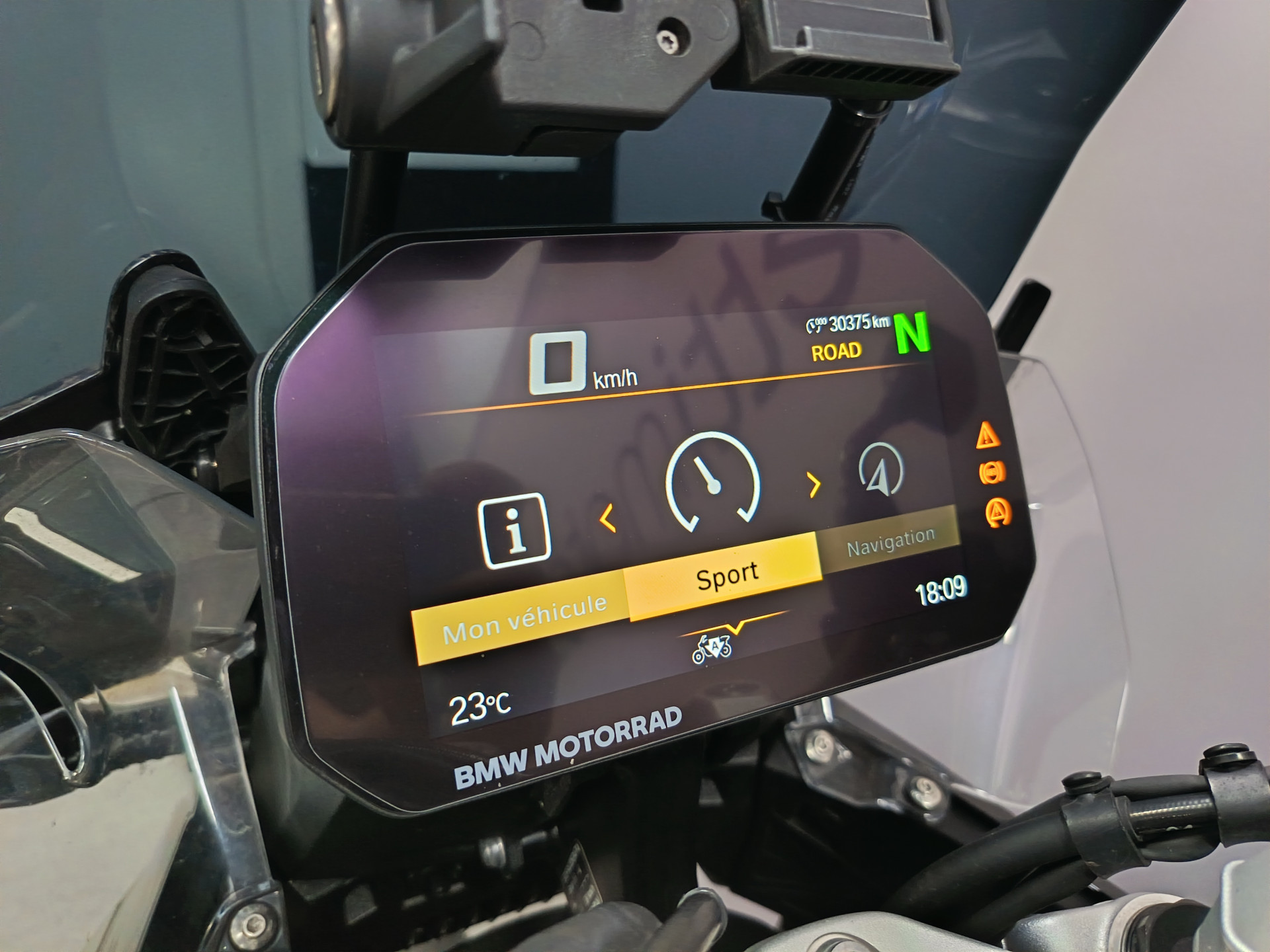 BMW R 1300 GS Triple Black - 10