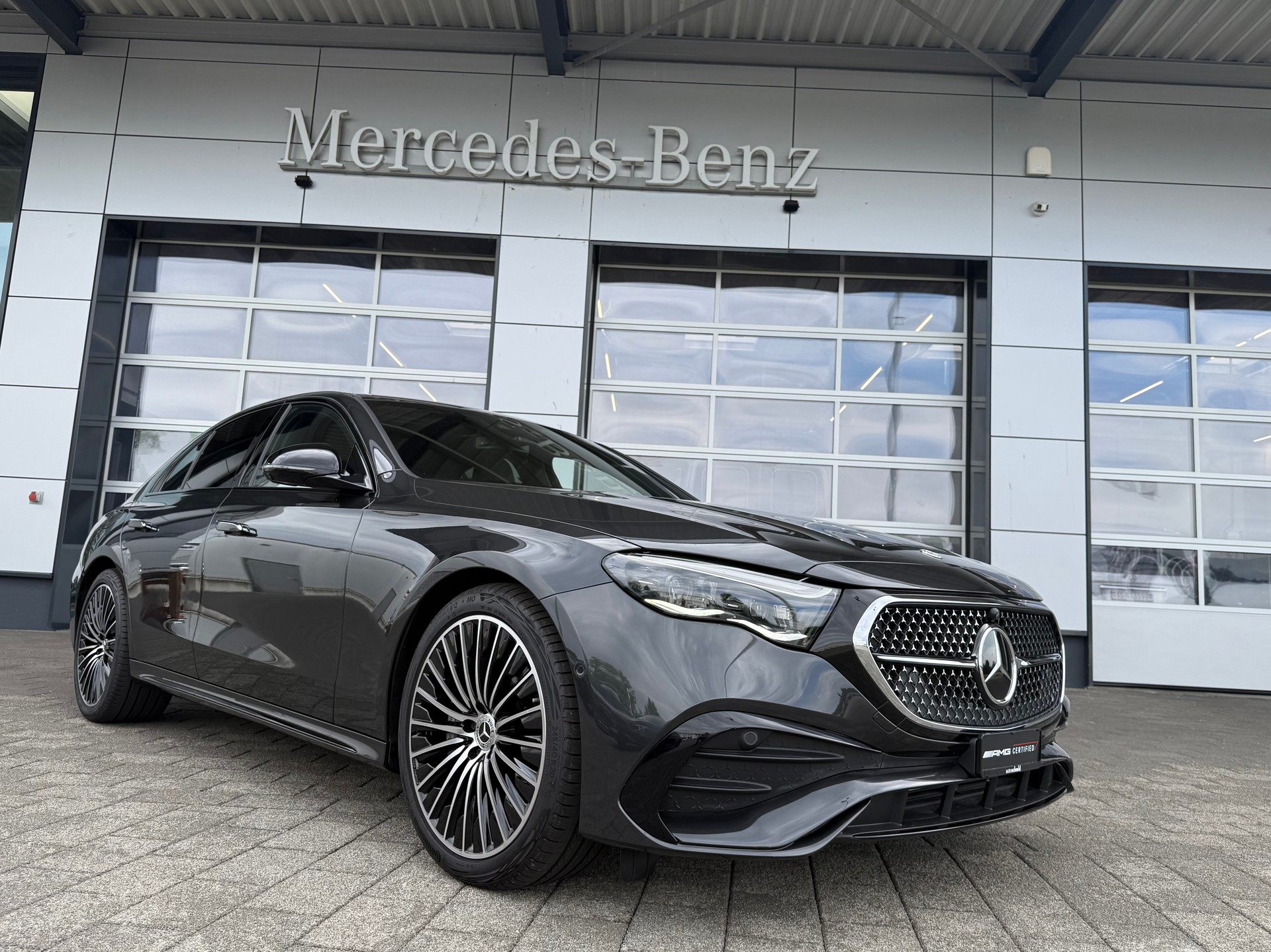 MERCEDES-BENZ E 200 AMG Line 9G-Tronic 4Matic