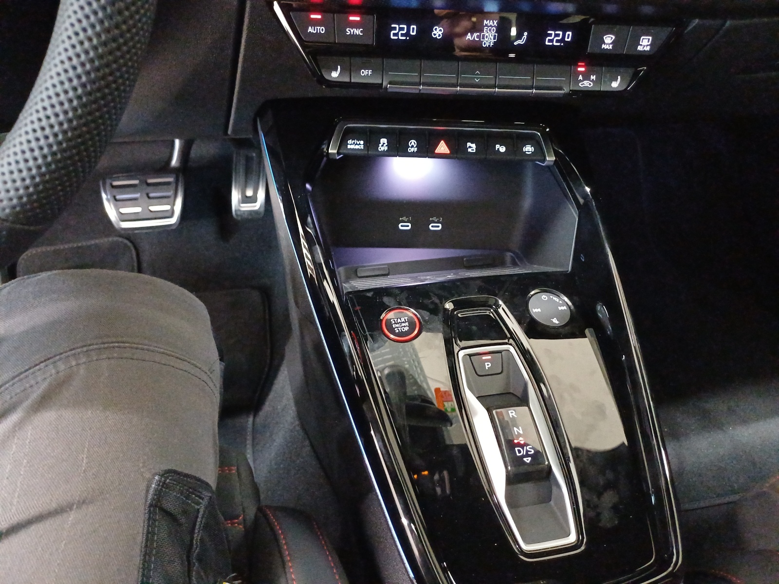 AUDI RS3 Sportback 2.5 TSI quattro S-tronic - 11