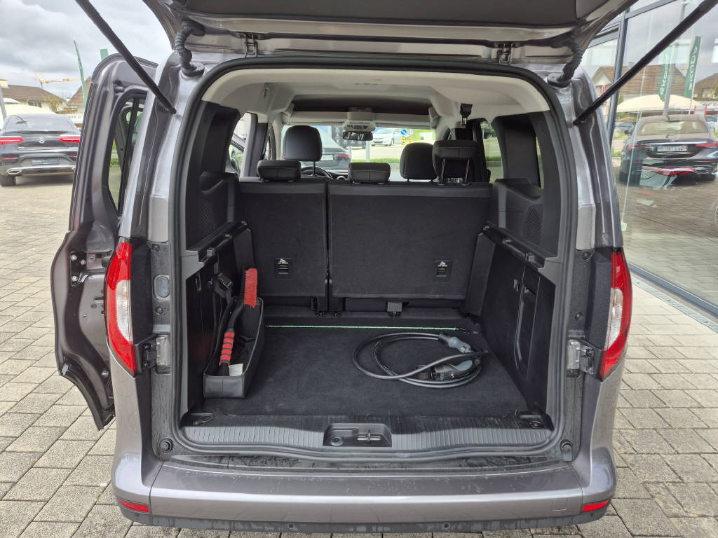 MERCEDES-BENZ EQT 200 Progressive Van - 4