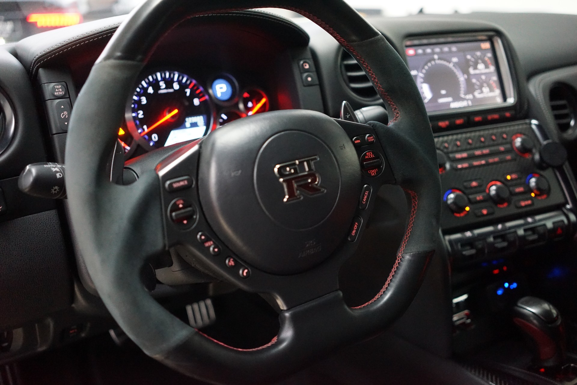 NISSAN GT-R 3.8 V6 Biturbo Black Edition / NAP Auspuff * APR Spoiler ** - 21