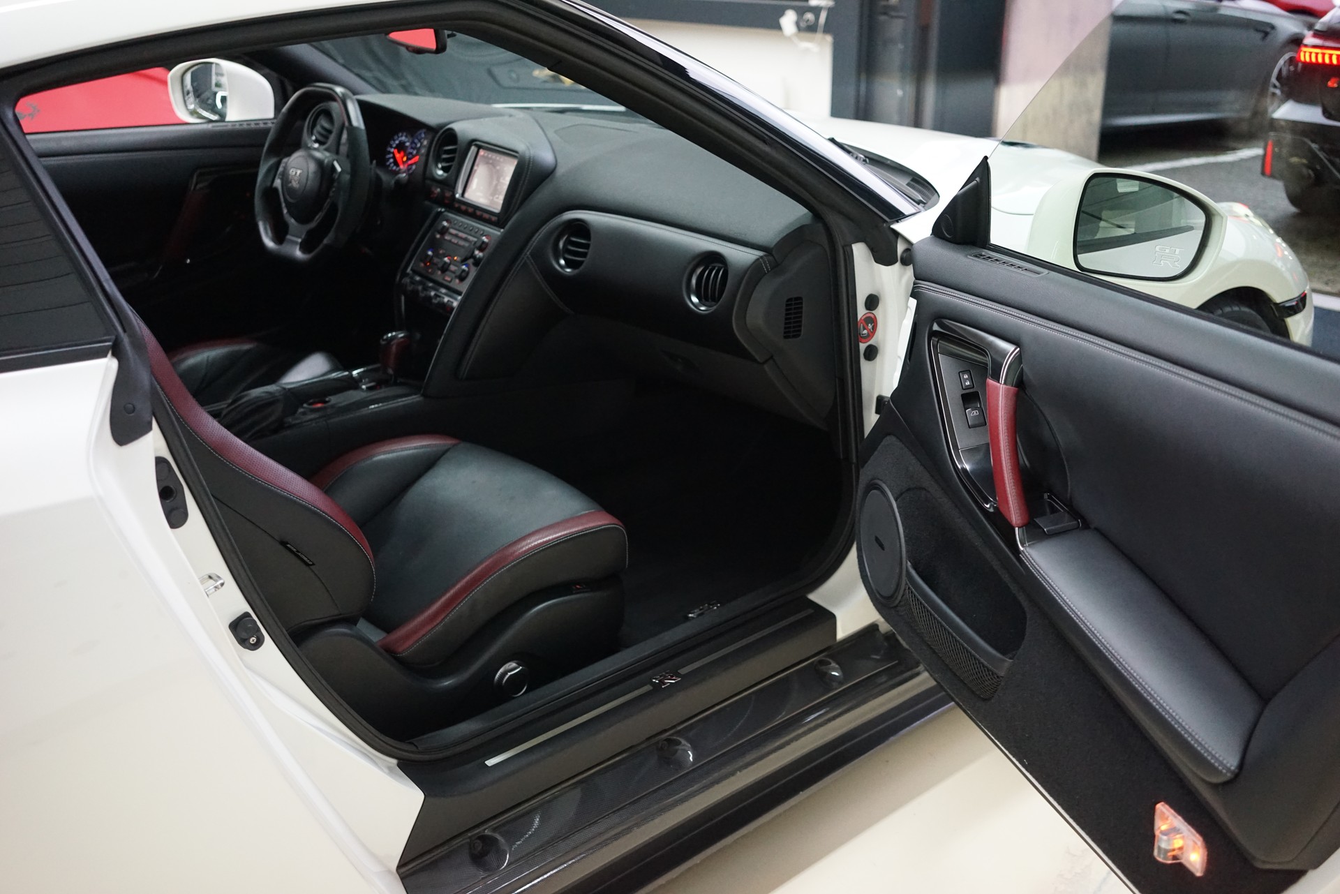 NISSAN GT-R 3.8 V6 Biturbo Black Edition / NAP Auspuff * APR Spoiler ** - 27