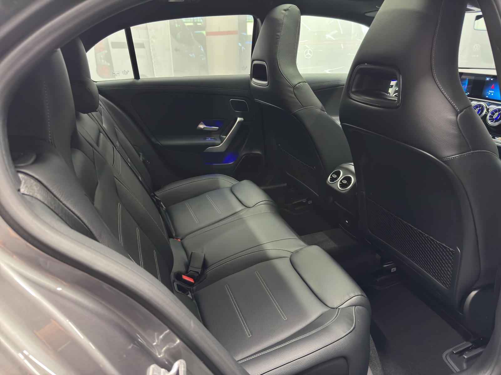 MERCEDES-BENZ AMG A 35 4Matic - 8