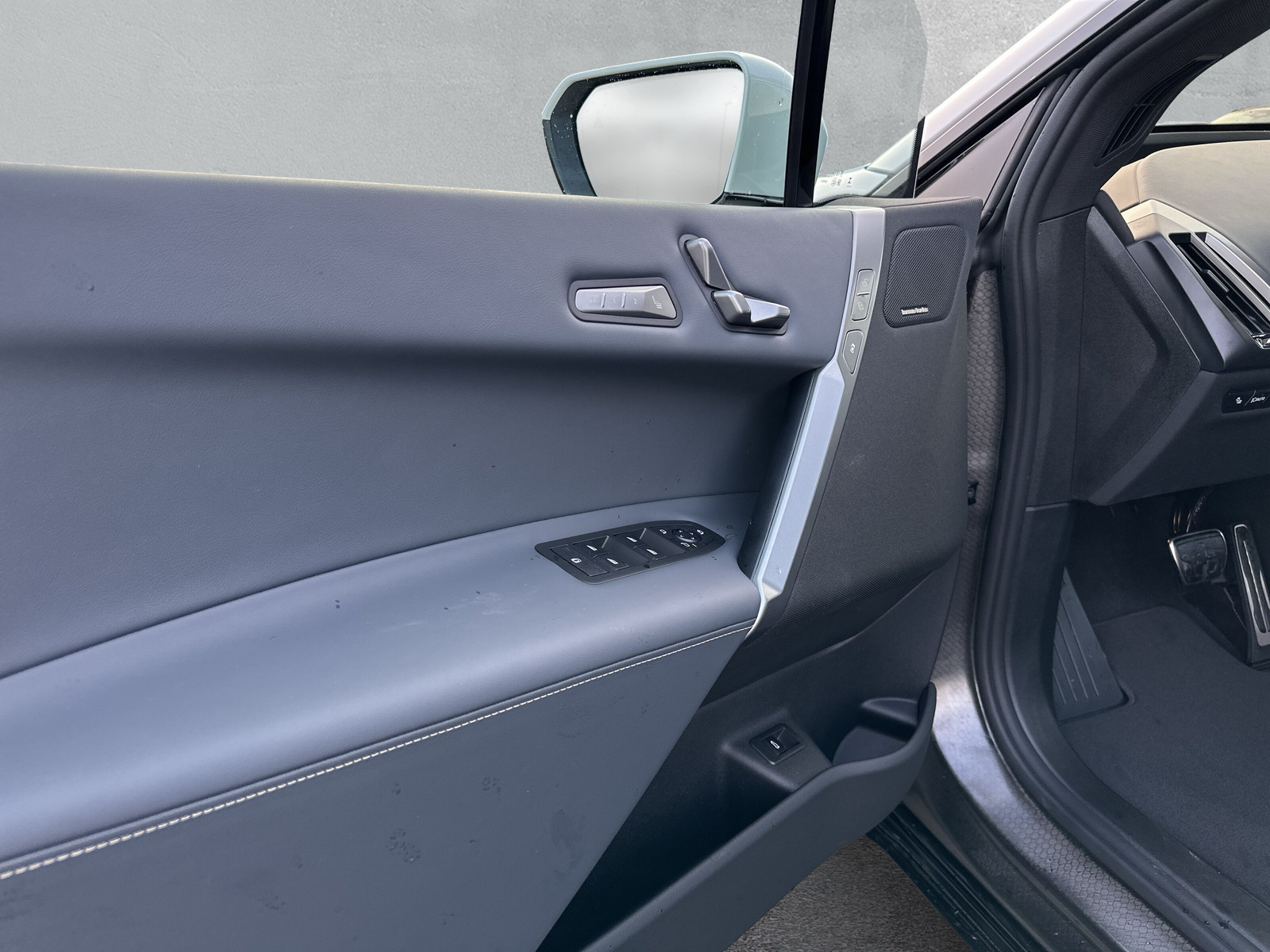 BMW iX xDrive60 M Sport Pro **Action de leasing à 0.9%** - 17