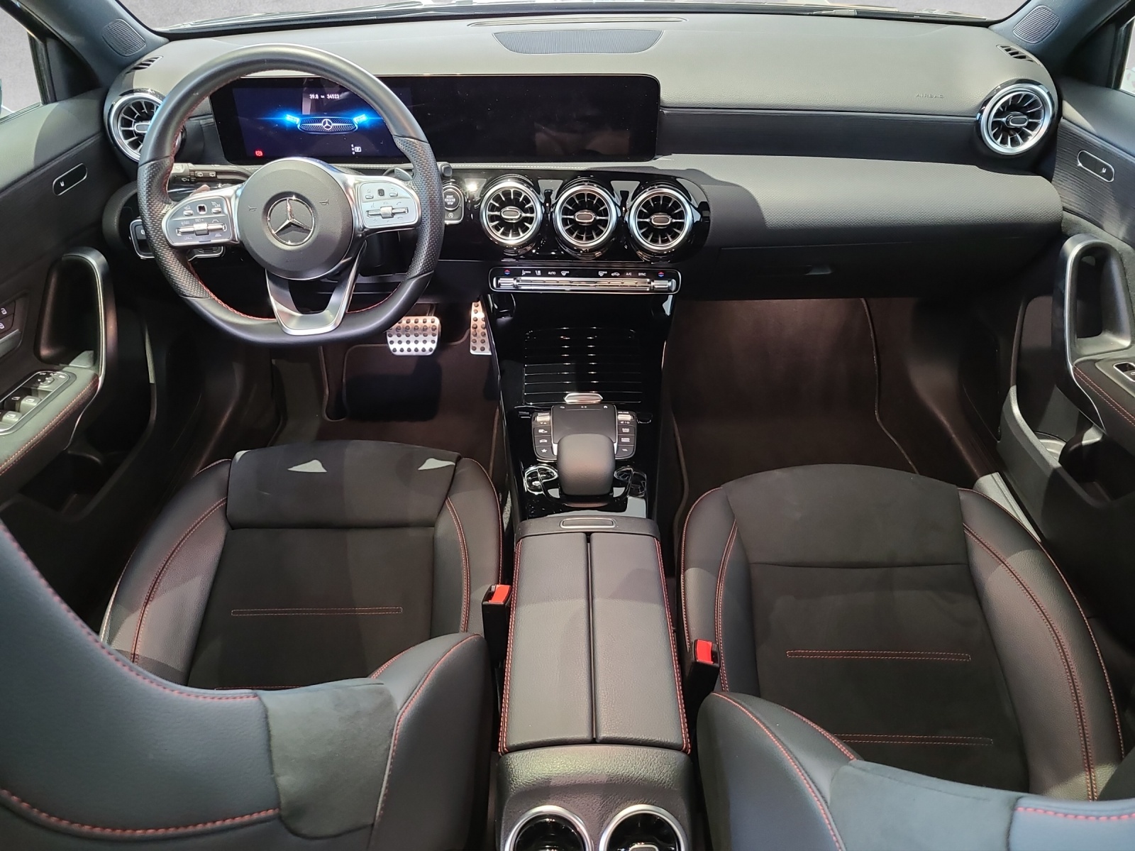 MERCEDES-BENZ A 250 4Matic AMG Line 4Matic 7G-DCT - 12
