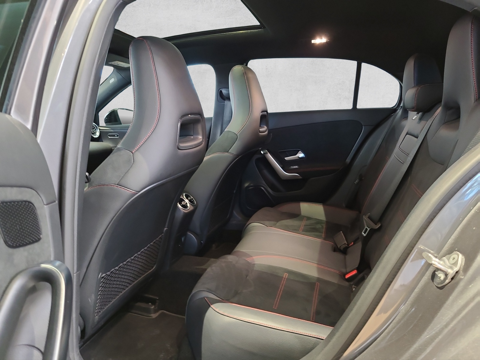 MERCEDES-BENZ A 250 4Matic AMG Line 4Matic 7G-DCT - 11