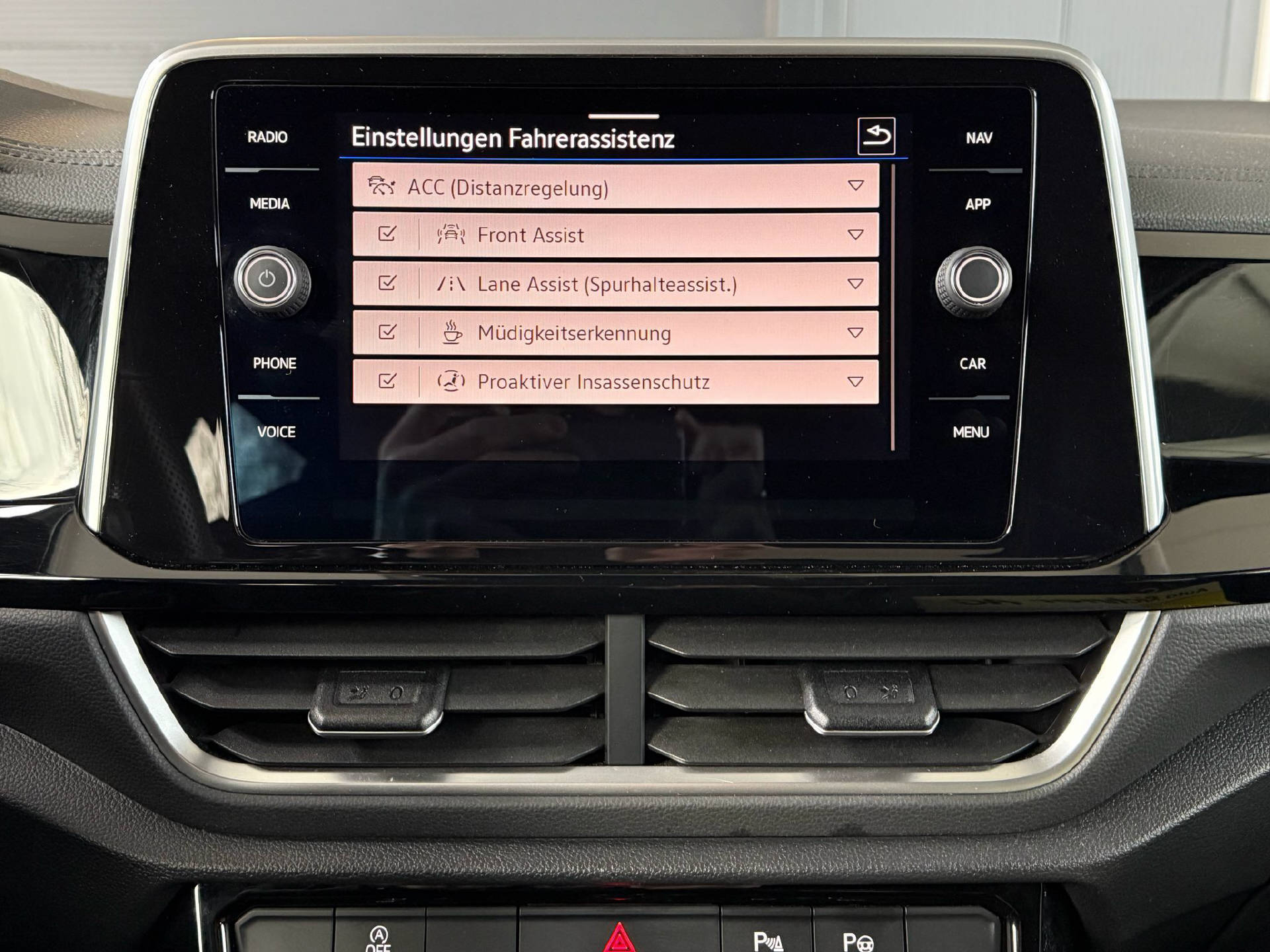 VW T-Roc 1.5 TSI R-Line DSG-12
