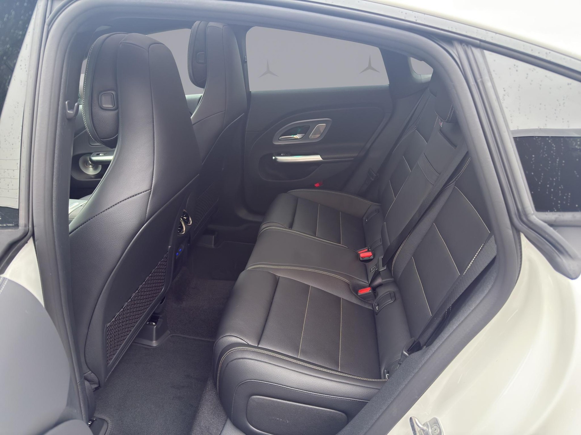 MERCEDES-BENZ CLA 220 AMG Line - 12