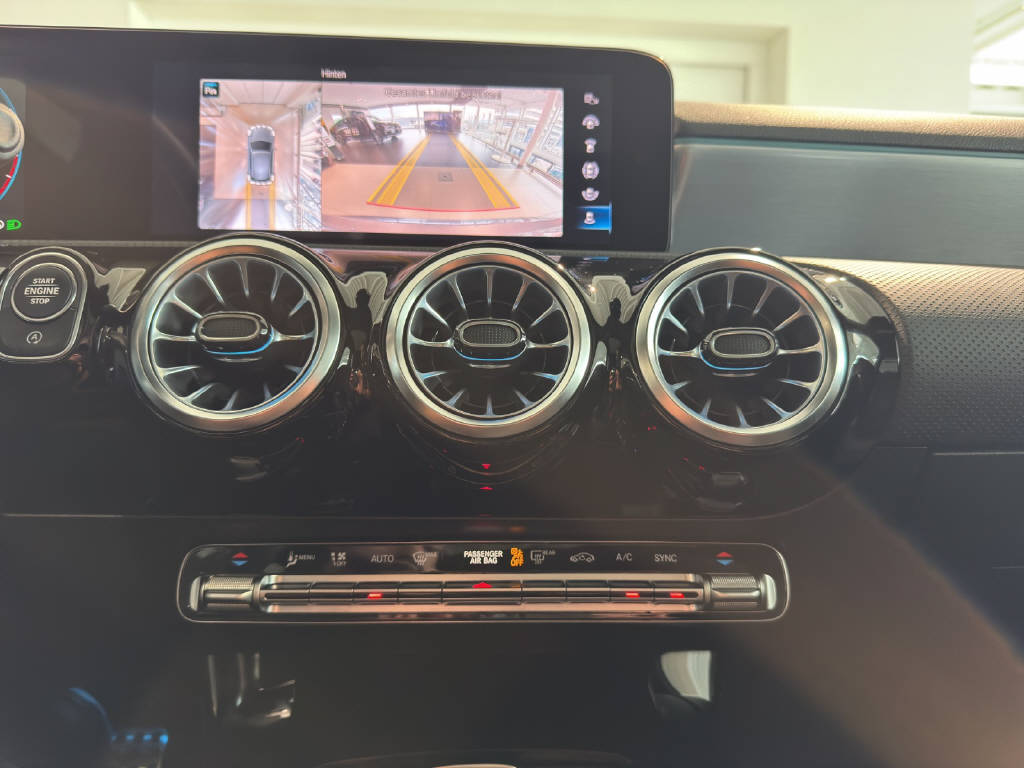 MERCEDES-BENZ A 200 AMG Line - 6