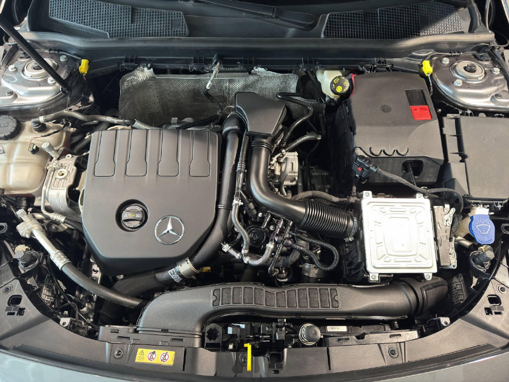 MERCEDES-BENZ A 200 AMG Line - 9