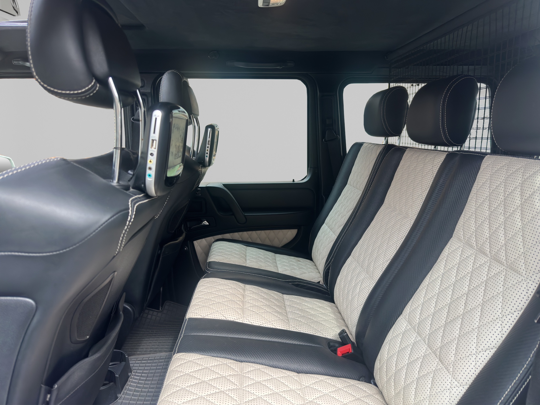 MERCEDES-BENZ G 63 AMG 11