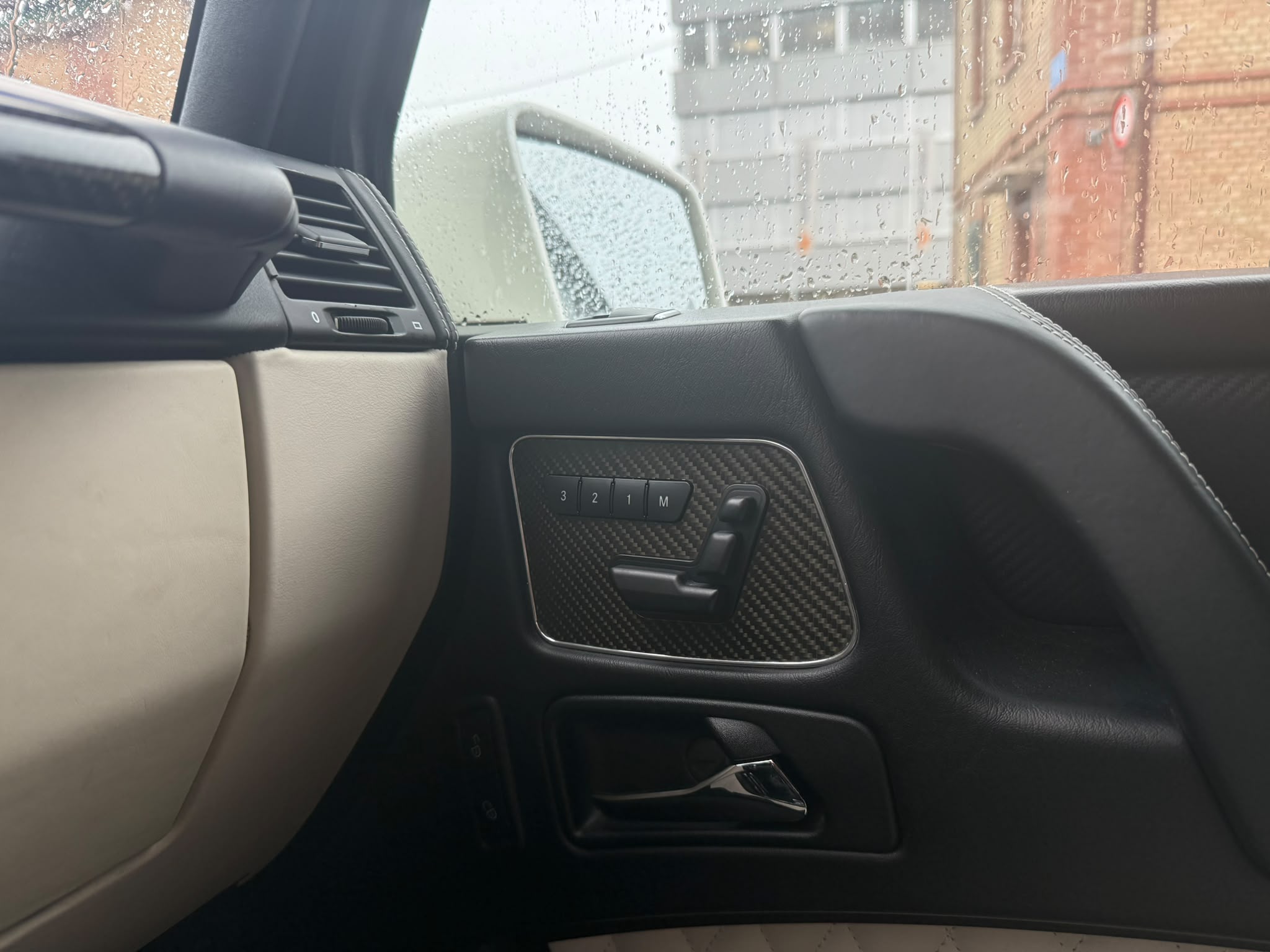 MERCEDES-BENZ G 63 AMG 16