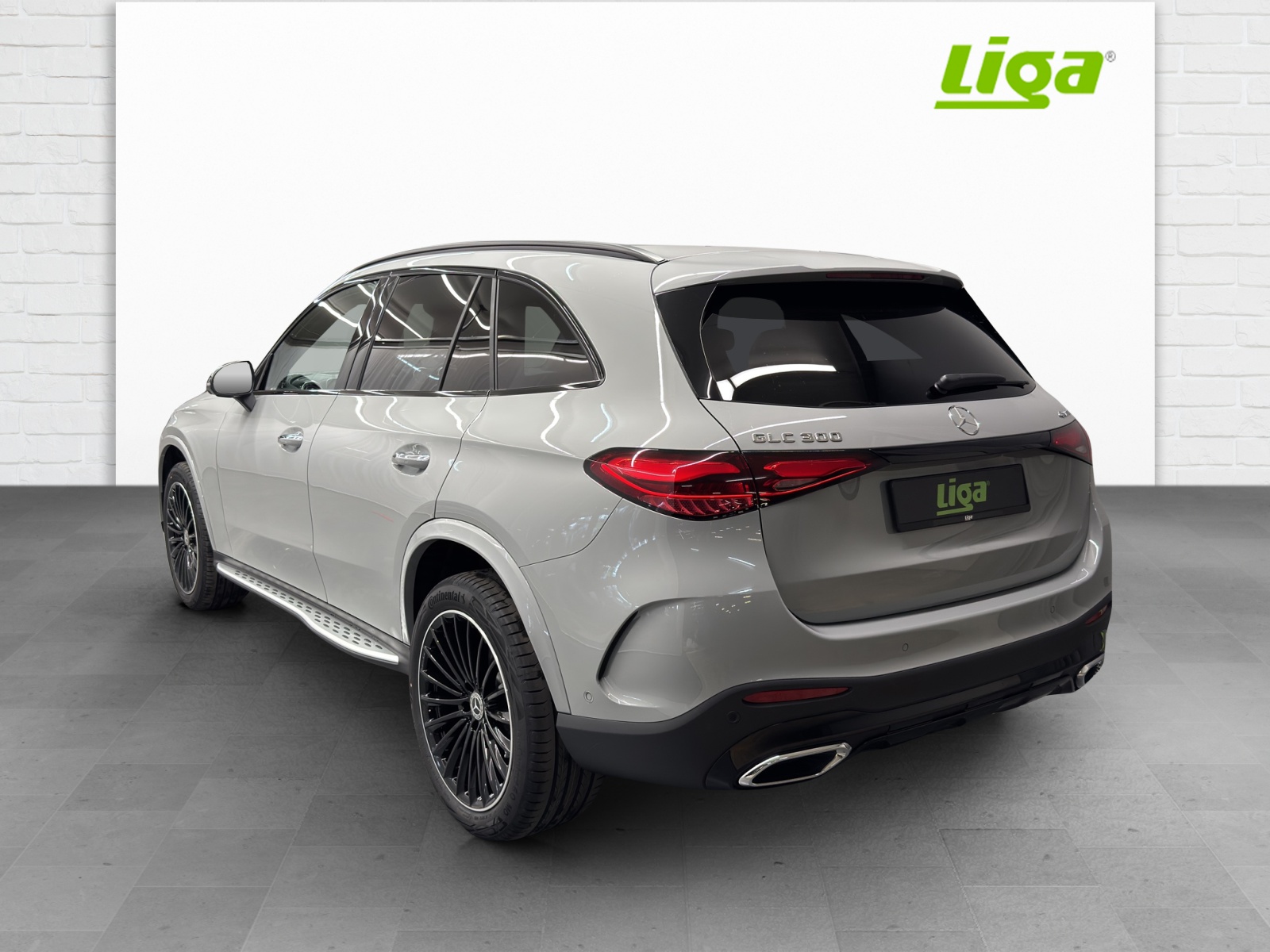 MERCEDES-BENZ GLC 300 AMG Line 4Matic - 4