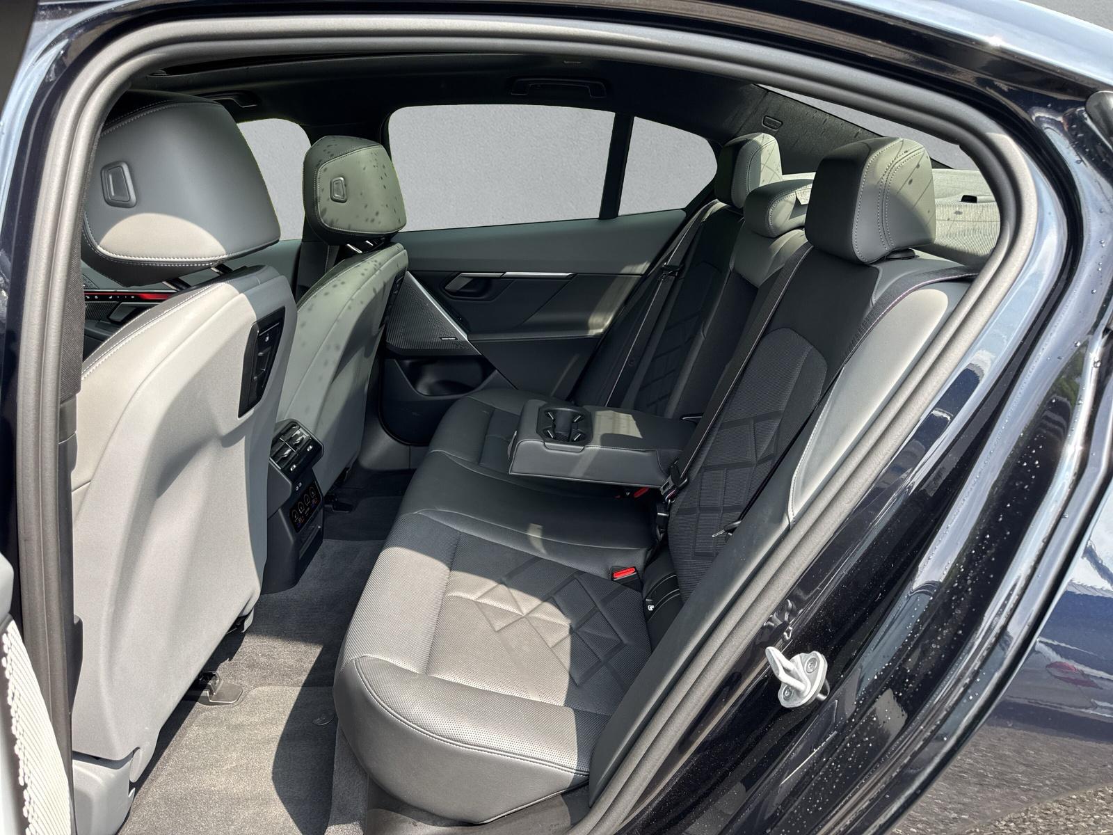 BMW i5 M60 M Sport Pro xDrive G60 (CH) AHK 📍 ** Action de leasing à 1.9% - 12