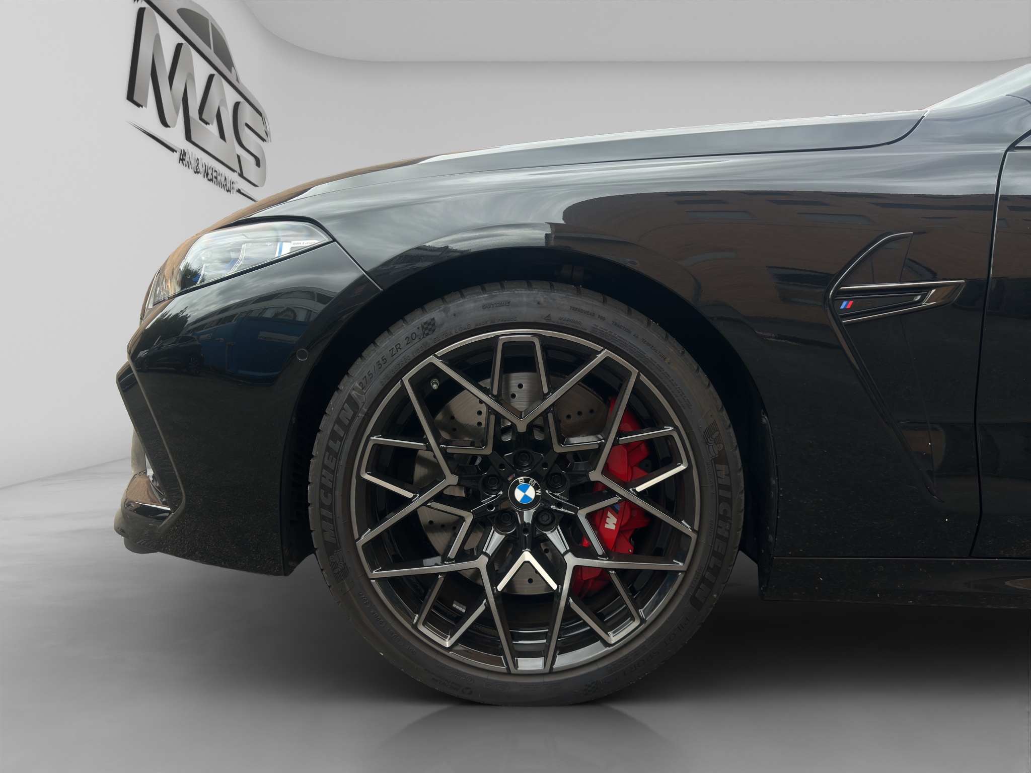 BMW M8 14